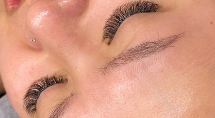 ISHA.LASH (House Call - Lash & Brows) billede 2