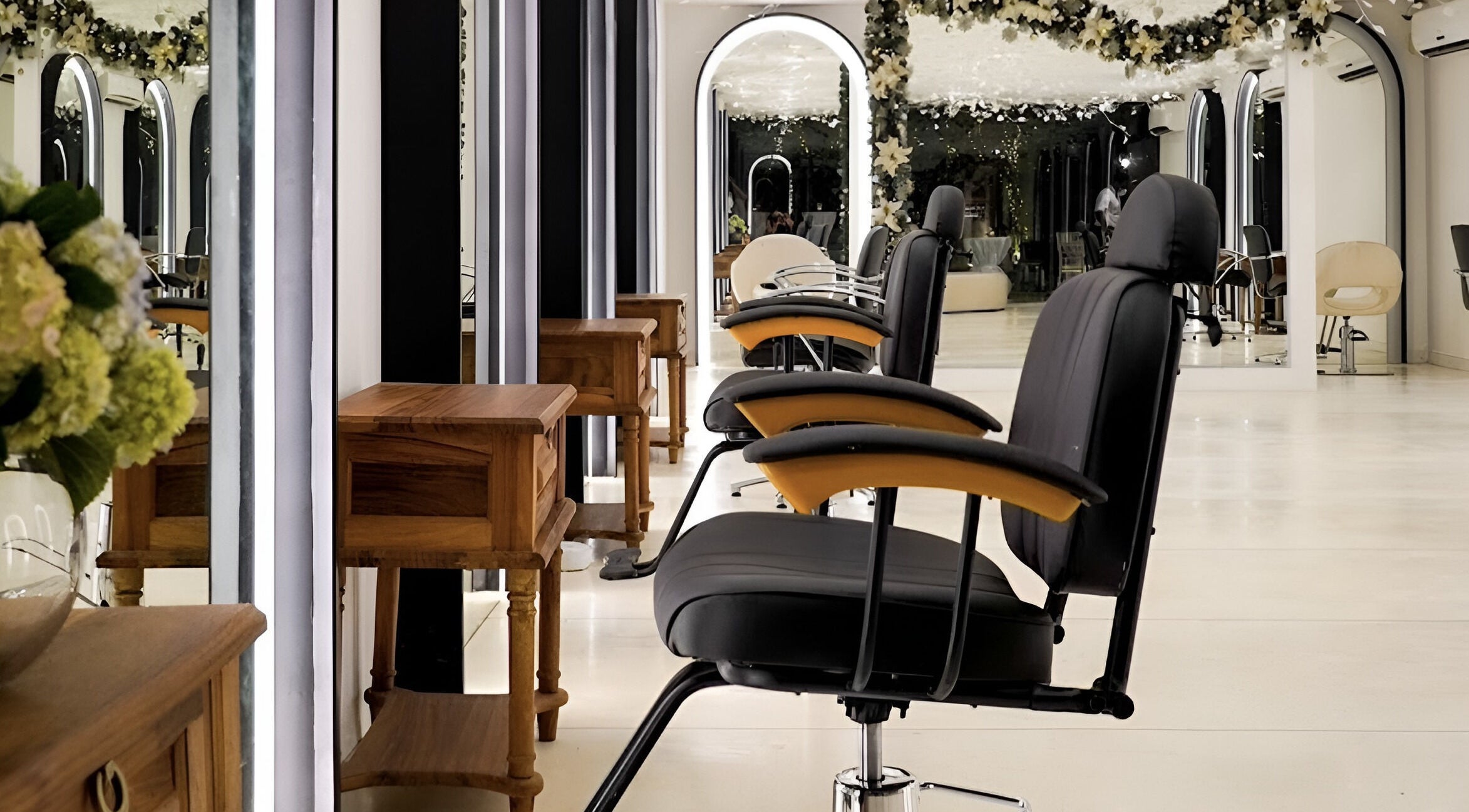 Luxurious salon interior at Jaal Salon, Colombo, Western Province, LK showcasing modern chairs and decor.