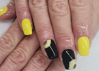 Elegant sunflower nail art at Synergy Skin And Body Studio, Cape Town, Western Cape, ZA.