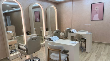 Tess Avenue Beauty Salon imagem 3