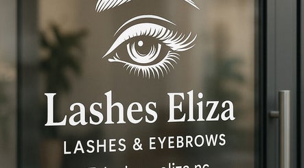 lashes_eliza