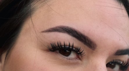 Perfectly shaped eyebrows and lashes by BROWZBYCASS, Cambridge, Ontario, CA.