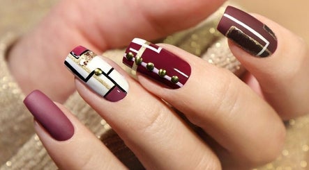 Nails Golden Symmetry зображення 2