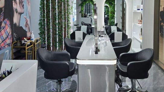Minna Haircare Studio @ Plantation Crescent (Tengah)