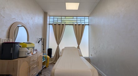 Charli's Beauty Company