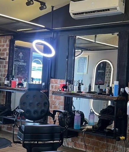 Imperio Barber, bilde 2