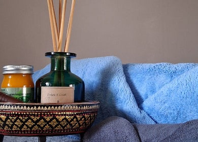 Patcha massage thaï à domicile à Marseille, Provence-alpes-côte D'azur, avec huiles et encens.