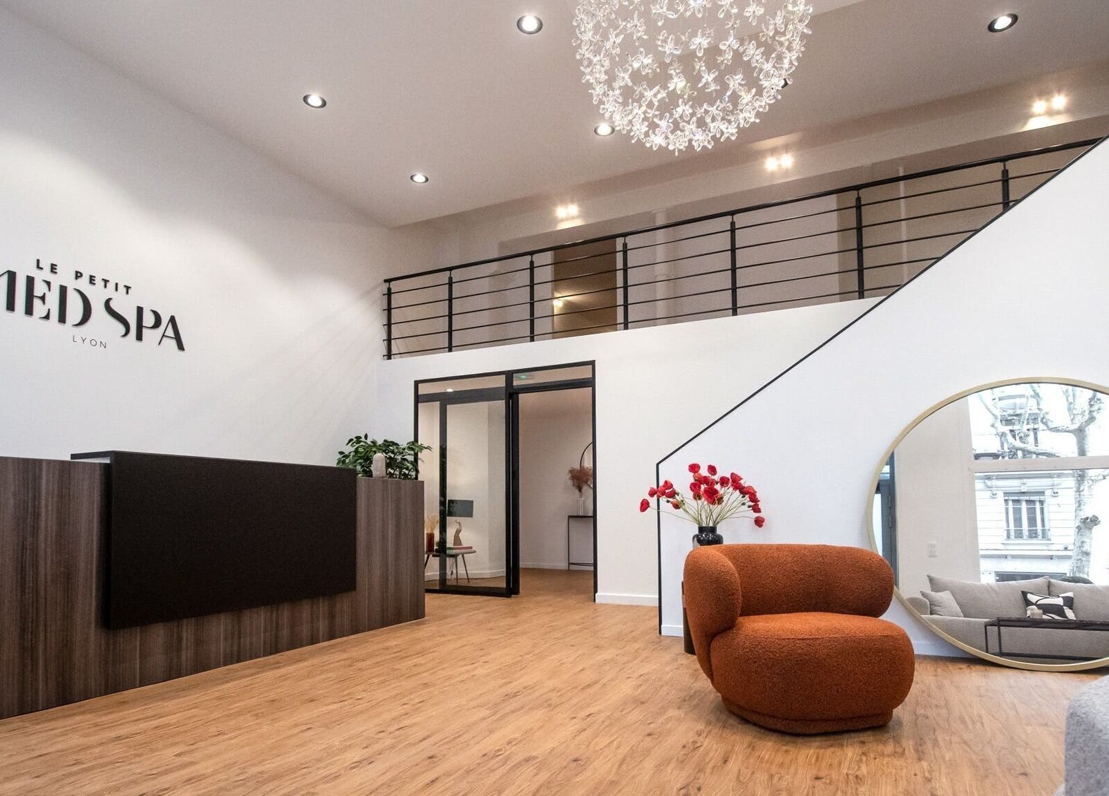 Le Petit Med Spa - Lyon offre un intérieur moderne et élégant à Lyon, Auvergne-rhône-alpes, FR.