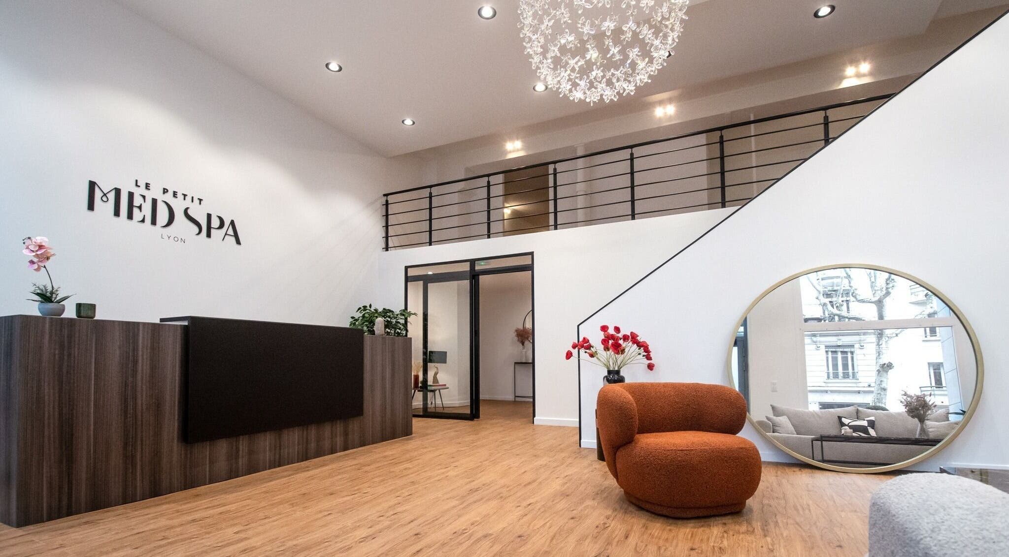 Le Petit Med Spa - Lyon offre un intérieur moderne et élégant à Lyon, Auvergne-rhône-alpes, FR.