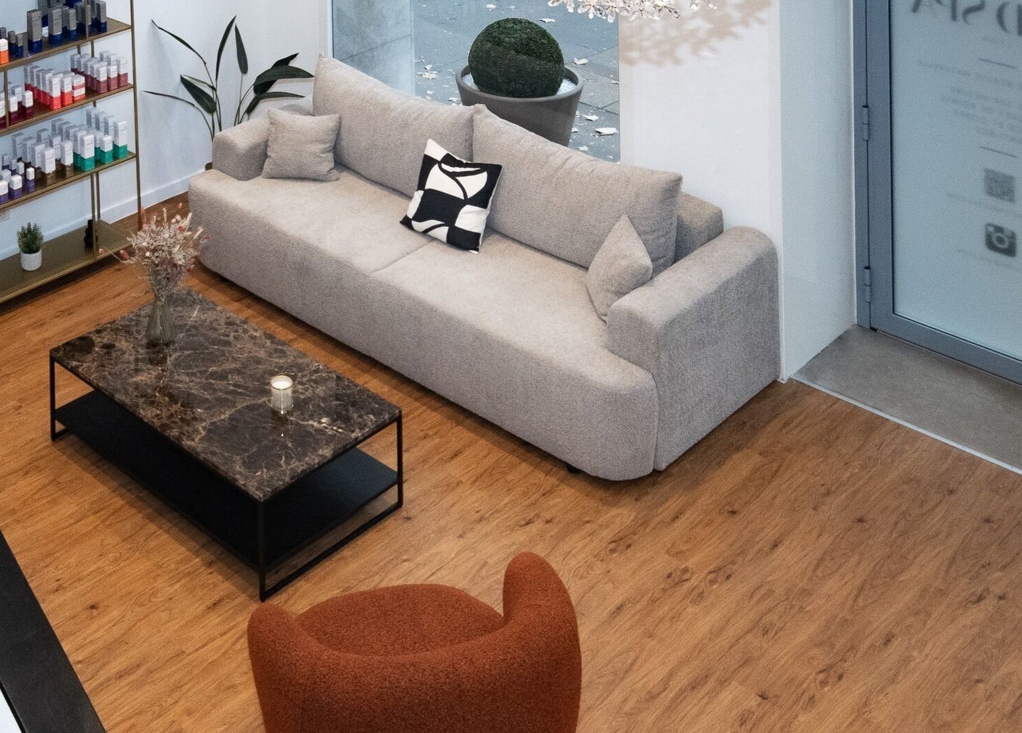 Salon moderne et élégant au Le Petit Med Spa - Lyon, Lyon, Auvergne-rhône-alpes, FR.