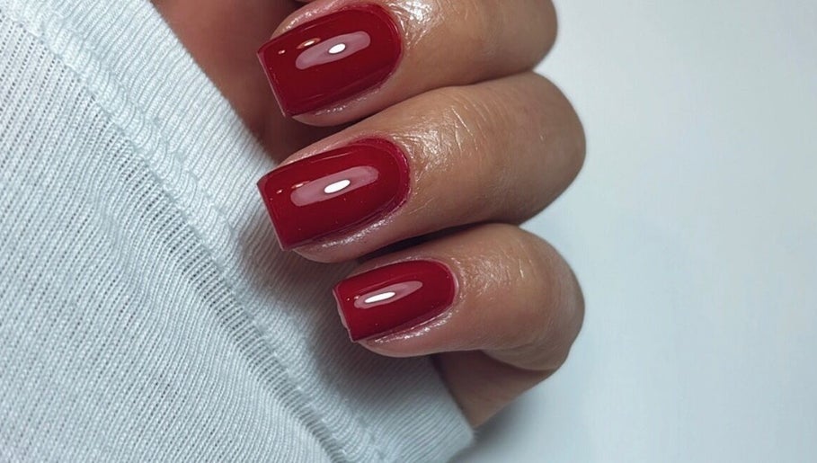 Imagen 1 de Manicured By Mais