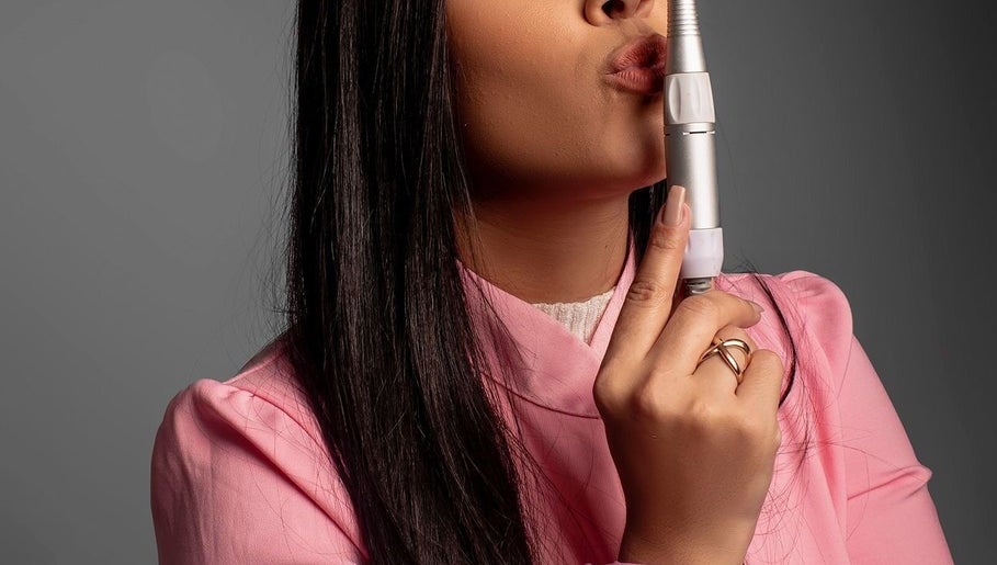 Raphaela Queiroz Nails image 1