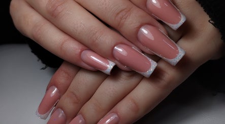 hipietza nails slika 2