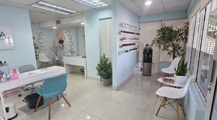 Acqua Nails & Wax