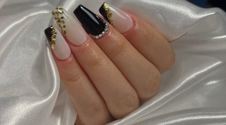 Beatriz Carvalho - Nail Designer image 2