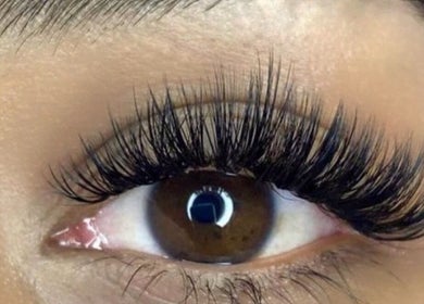 Extensiones de pestañas en Beauty Studio Karem, Miramar, Florida, US. Realce de belleza natural.