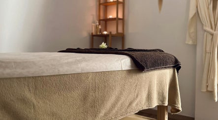 Gambar Aura Wellness Studio 2