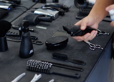 Professional grooming tools at Kanati Studios, Greenvale, Victoria, AU for premium styling services.