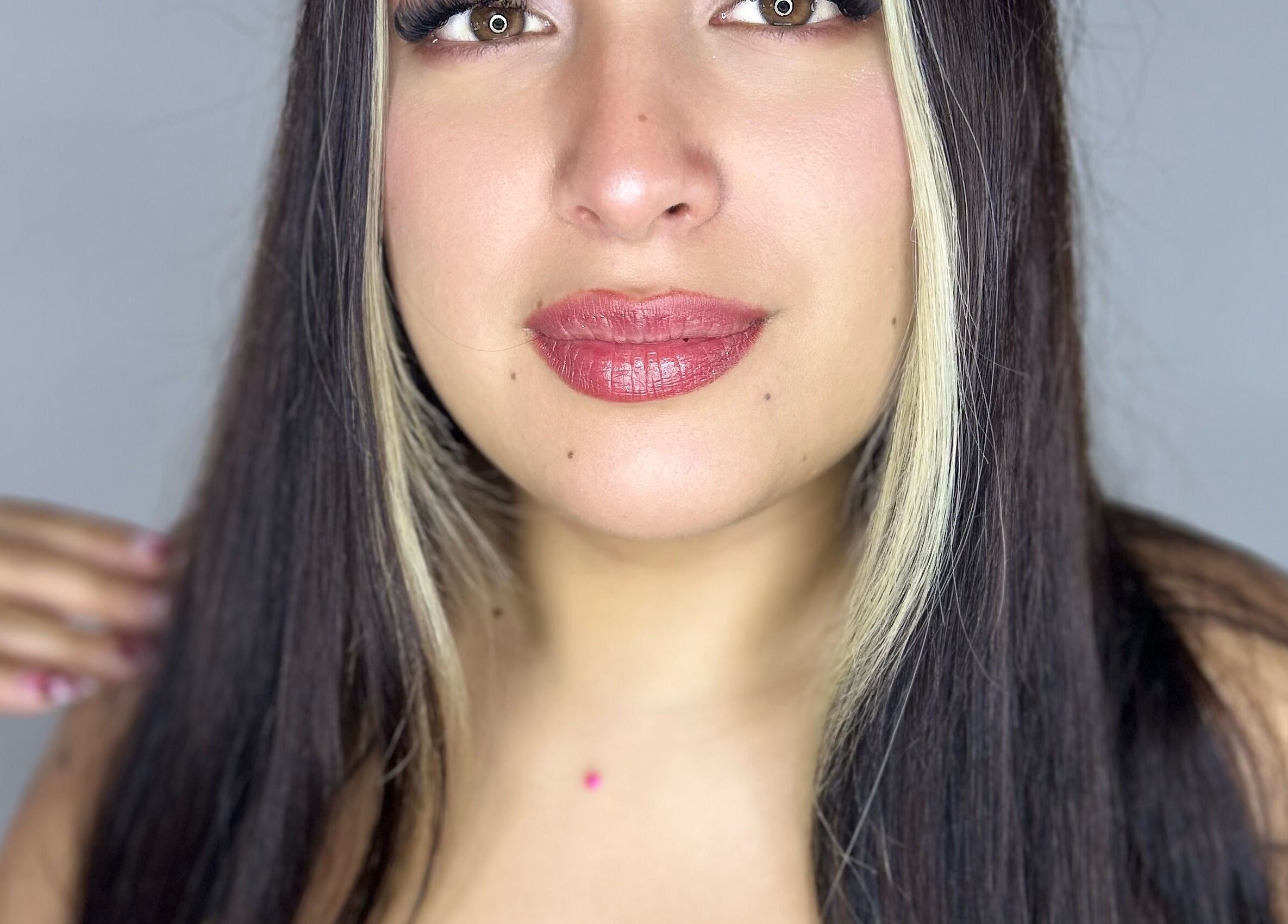 Retrato en Monzonas, Claypole, Provincia De Buenos Aires, AR, mostrando maquillaje impecable.