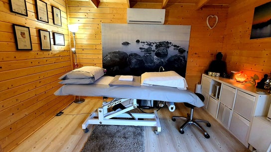 Laura Kitto - LMK Complementary Therapist