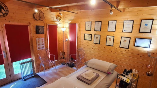 Laura Kitto - LMK Complementary Therapist