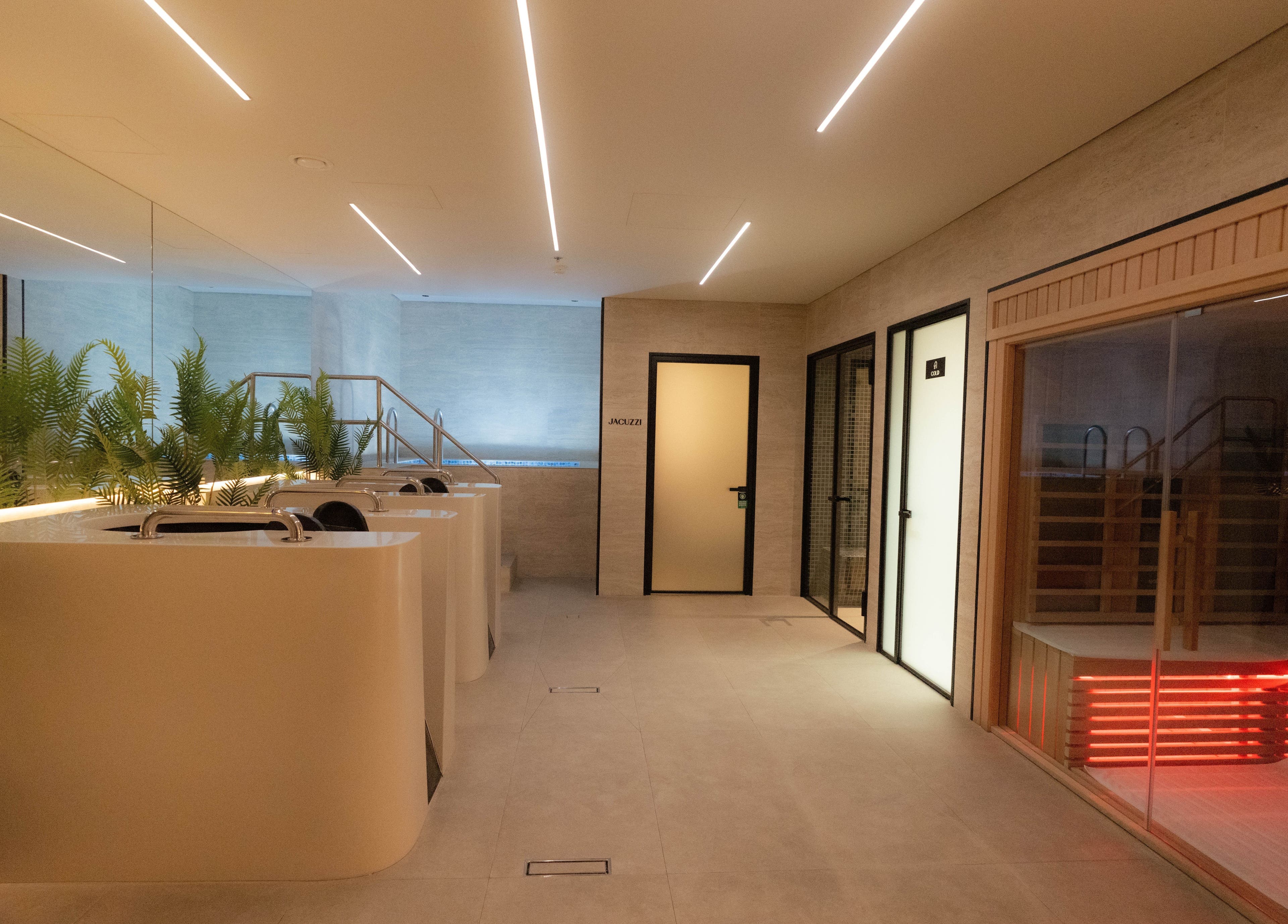 Modern relaxing jacuzzi area at Alpha Spa in Riyadh, Riyadh Province, SA, featuring elegant design and ambient lighting.