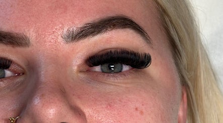 Lovely Lashes By Sofia imagem 3