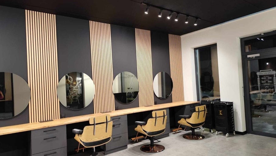 SHE & HE hair barber center imagem 1