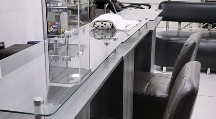 Javier Moreno salon spa image 3