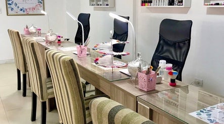 Tita Nails