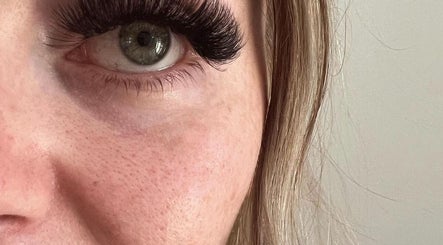 Lashes with Katey Cann image 2