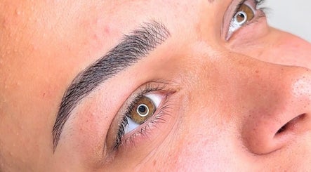 Imagen 2 de HH Brows