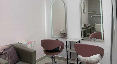 Image de Golden Glam Salon 2