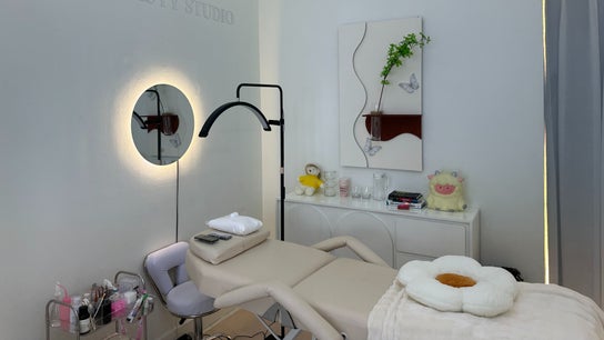 Van Beauty Studio