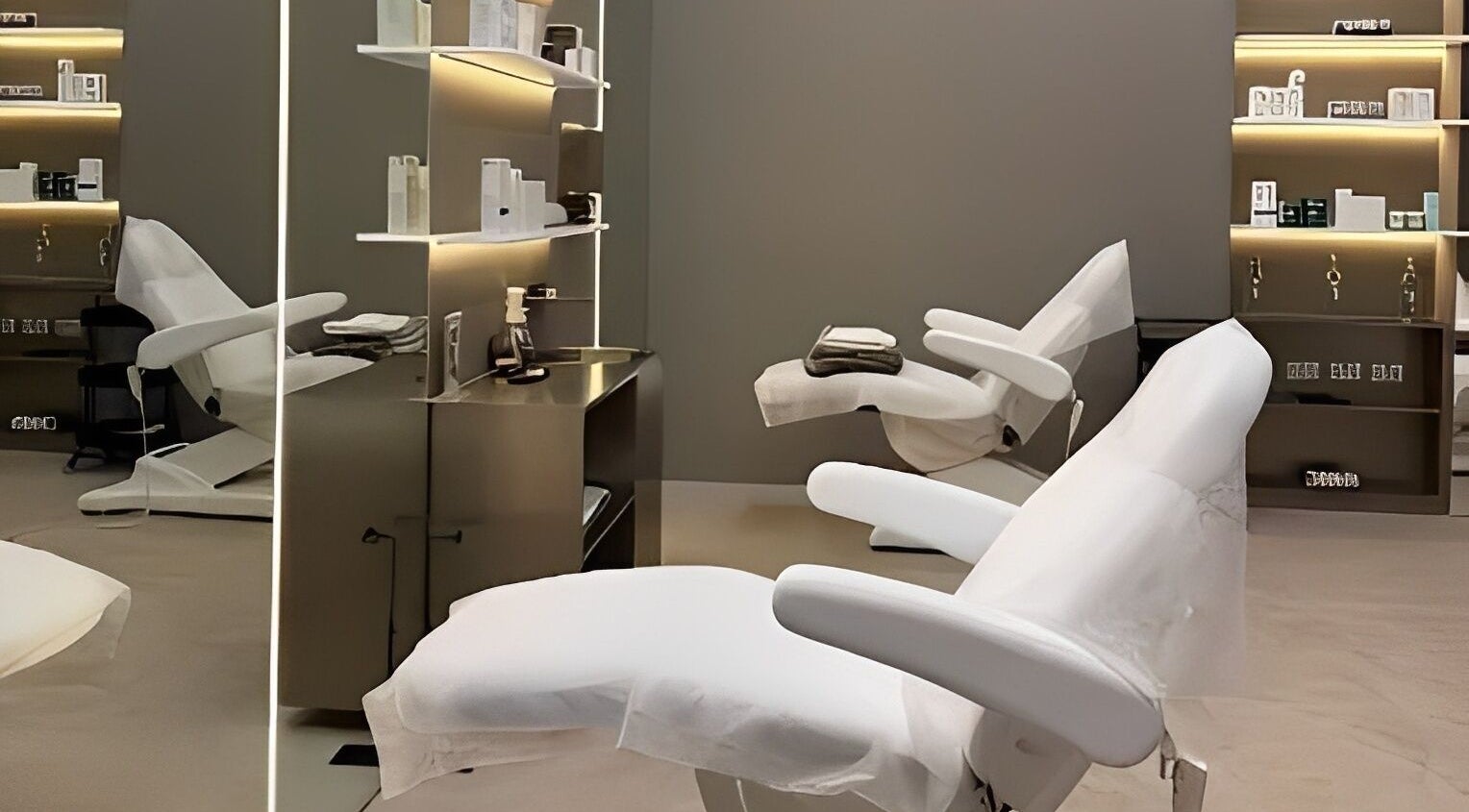 Tranquil Gocosmo spa room with reclining chairs in Dubai, Dubai, AE, offering ultimate relaxation.