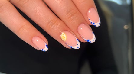 Stylish lemon-themed manicure at Ellie Johnson Beauty, Padiham, England, GB.