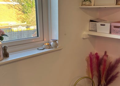 Peaceful corner with flowers and decor at KalliJayne Aesthetics in Margate, England, GB.