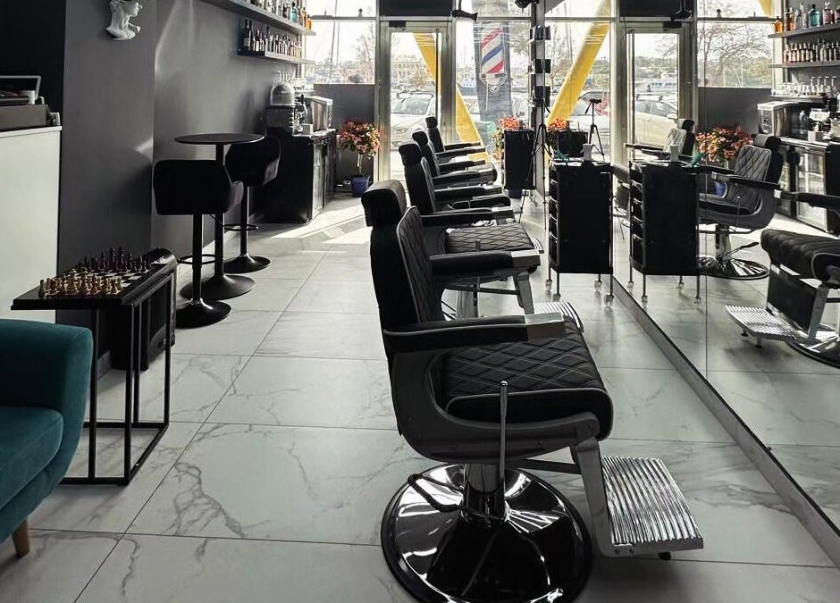 Chic barber chairs and mirrors at PLAN B | St. Paul’s (double tree by Hilton), San Pawl Il-baħar, MT.
