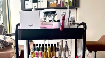 SetbyFloss beauty supplies cart in London, England, GB, showcasing nail polishes and grooming tools.