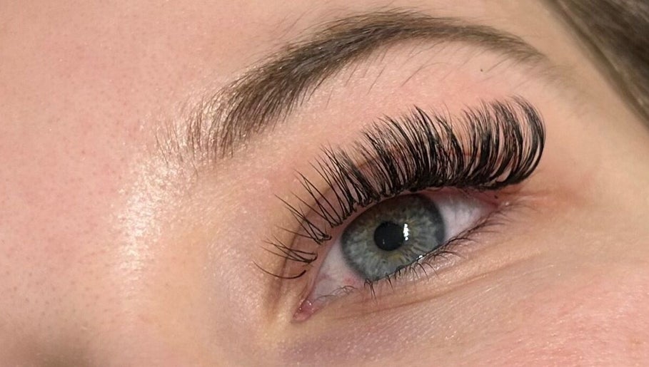 Ells Beauty Therapy image 1