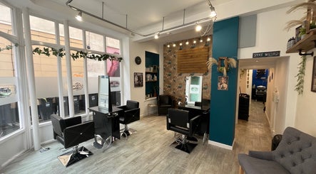 The Hair Hub, bild 2