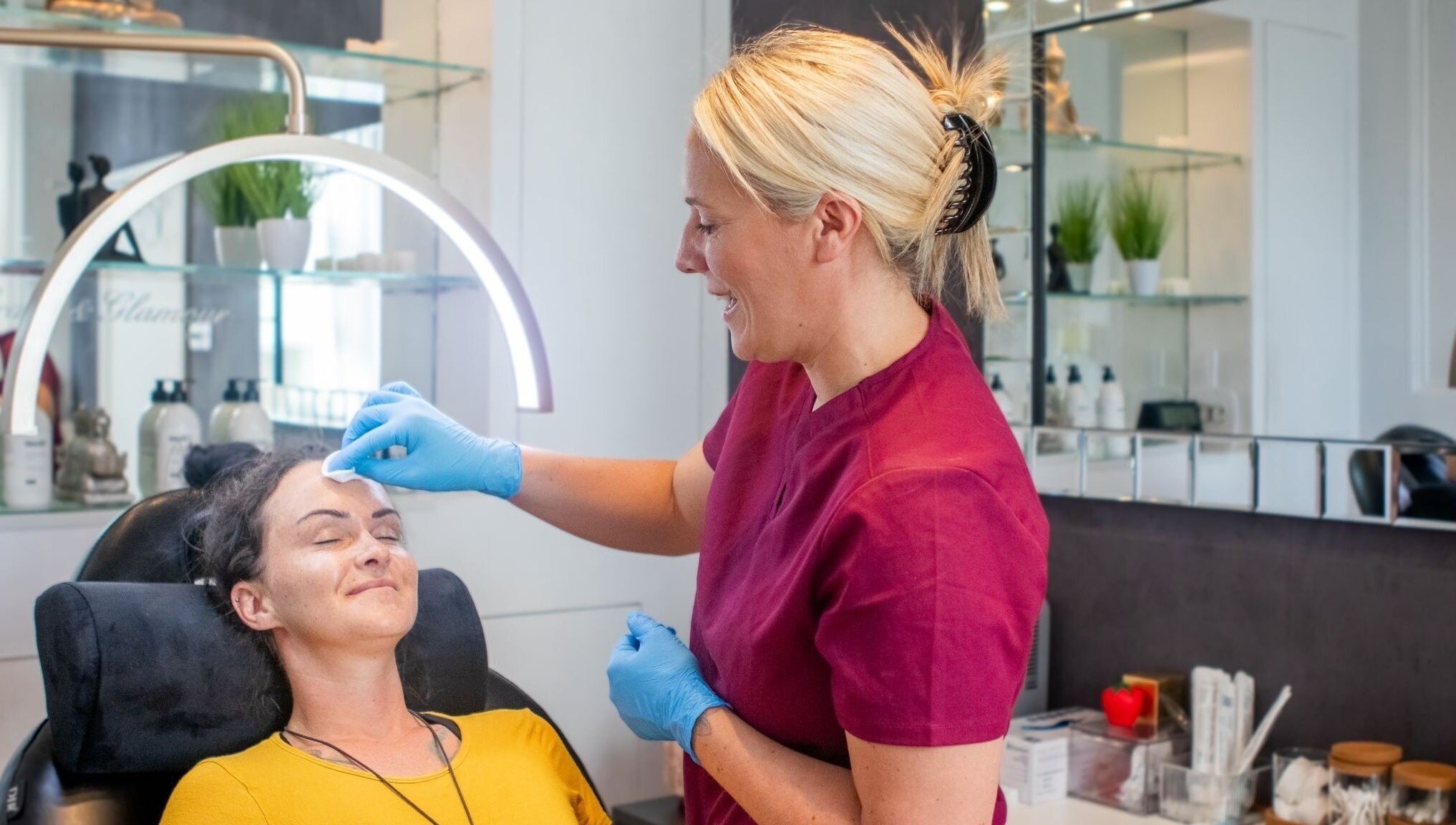 Relaxing facial treatment at Charlie’s Lash and Beauty Bar in Plymouth, England, GB.