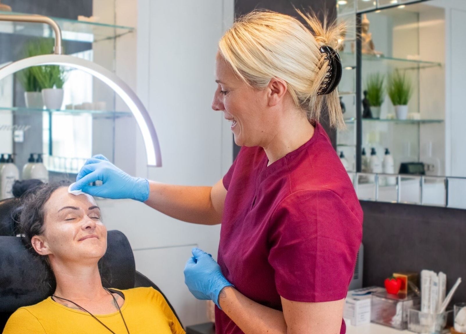 Relaxing facial treatment at Charlie’s Lash and Beauty Bar in Plymouth, England, GB.