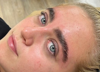Expert brow shaping at Waglash Brows in Solihull, England, GB. Highlighting natural beauty and precision.