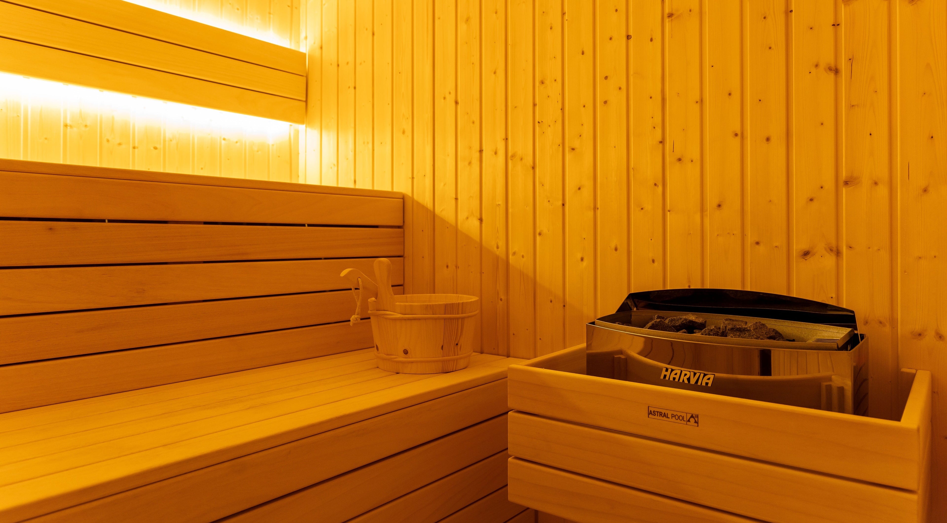 Ξύλινη αίθουσα σάουνας στο Absolute Massage Ana Spa, Θεσσαλονίκη, GR.