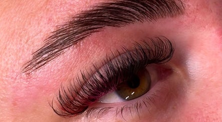 Dark Elegance Beauty Studio