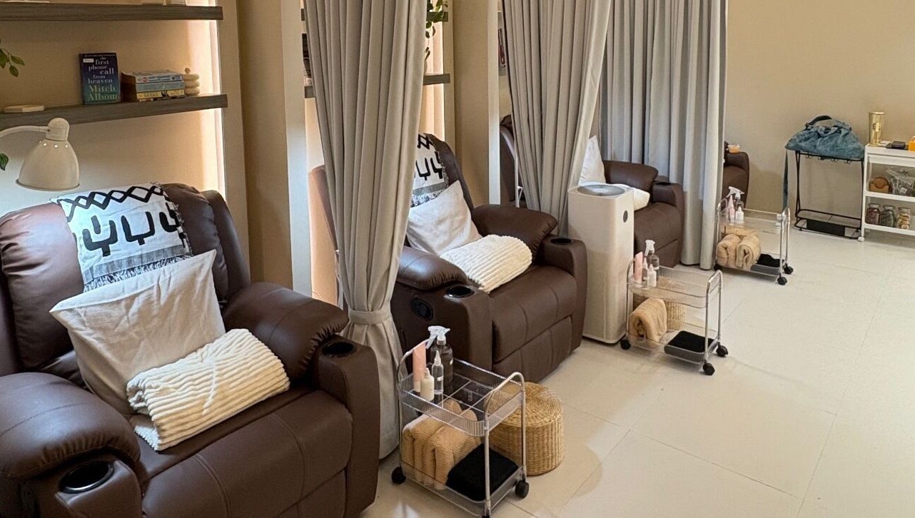 Comfortable seating at Mood Nails and Lashes, Tuguegarao City, Cagayan Valley, PH with cozy pillows and curtains.