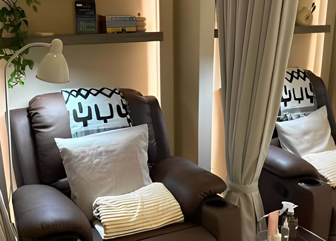 Comfortable seating area at Mood Nails and Lashes in Tuguegarao City, Cagayan Valley, PH.