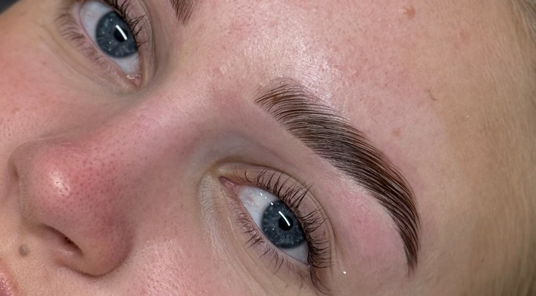 Expertly shaped brows at Studio Bloom Beauty in Cattai, New South Wales, AU, showcasing precise eyebrow grooming.