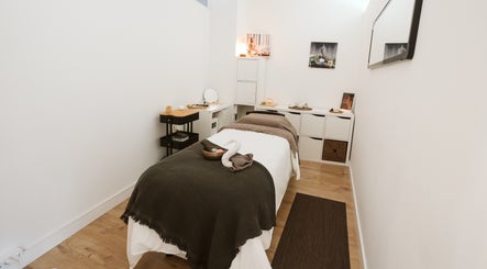 Sala de masajes en Body&Soul Maru Rombas Beauty & Wellness, Sallent De Gállego, Aragón, ES.